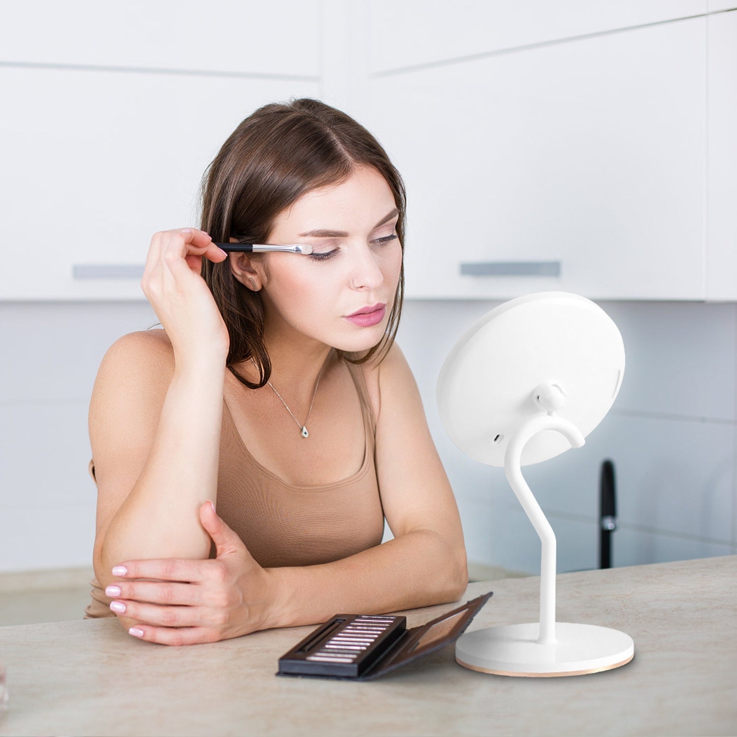 1Pc 7.48In 5X Magnifying Lighted Makeup Mirror